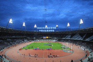 自由泳名将破纪录夺冠，中国泳坛再添辉煌